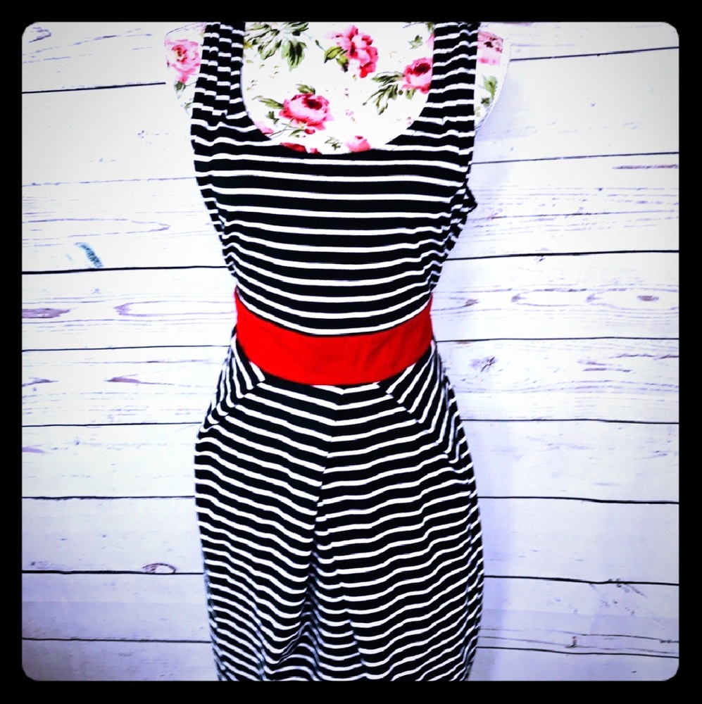Forever 21+ Fitted Black and Red Dress